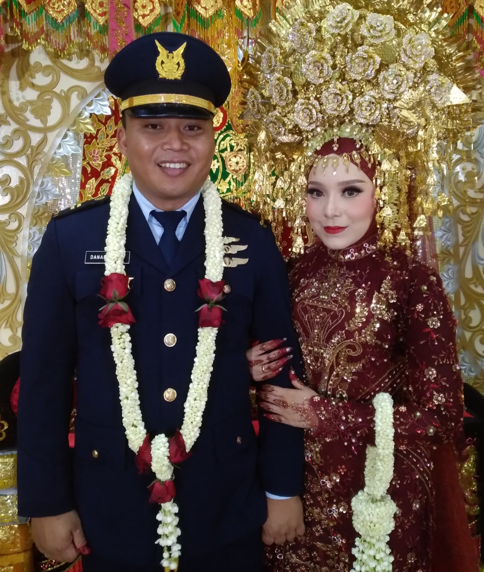 Saat di Pelaminan, Lettu Danang dan Caca Dapat Tips Menjadi Keluarga Sakinah dari Wabup Misharti