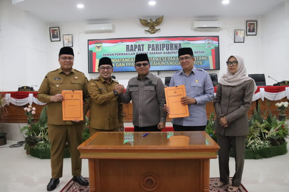 DPRD dan Pemda Tanah Datar Menandatangani Nota Kesepakatan KUA dan PPAS APBD 2026.